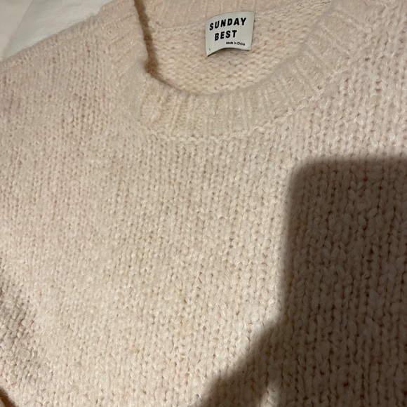 ARITZIA SUNDAY BEST LENNIE SWEATER SIZE LARGE - Picture 5 of 8